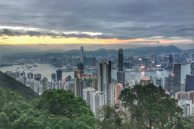 Private custom layover tour of Hong Kong - 7 hours - From Hong Kong International Airport to the city, without the mental math