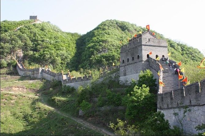 Private Dandong City Day Tour:Hushan Great Wall,Yalu River Broken Bridge,Border - Dandong in one day: walls, water, and a border you can feel