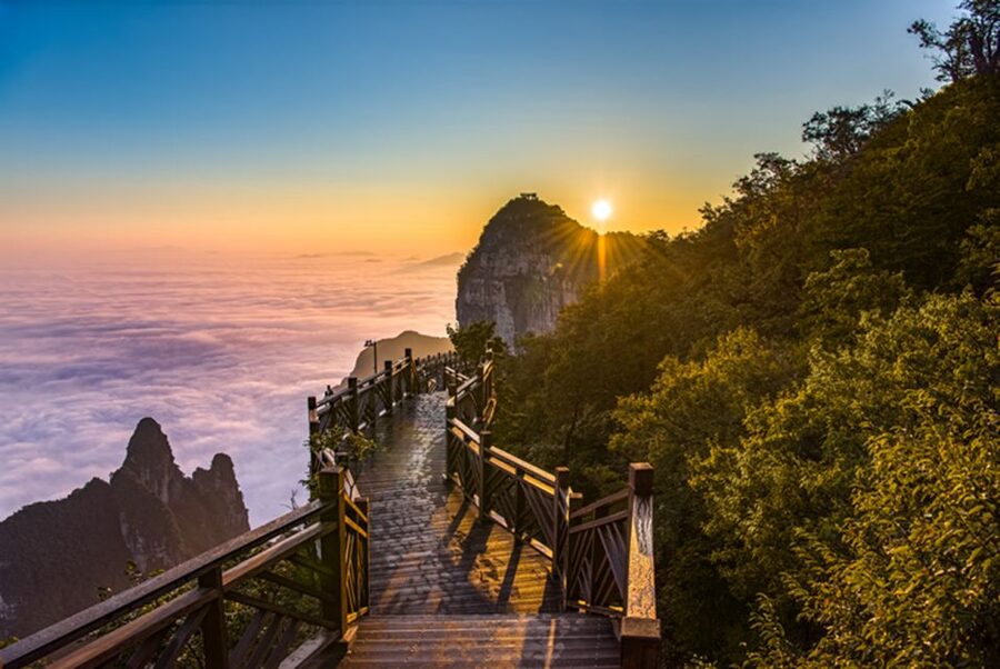 Private Day Tour to Tianmen mountain & Sky walk&Glass Bridge - Should you book this private Tianmen Mountain and Glass Bridge tour?