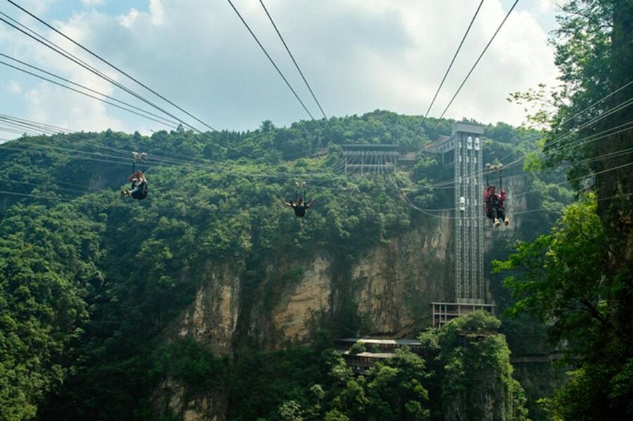 Private Day Tour to Tianmen mountain & Sky walk&Glass Bridge - Getting to Tianmen Mountain: private pickup, clear timing, and cable car routes