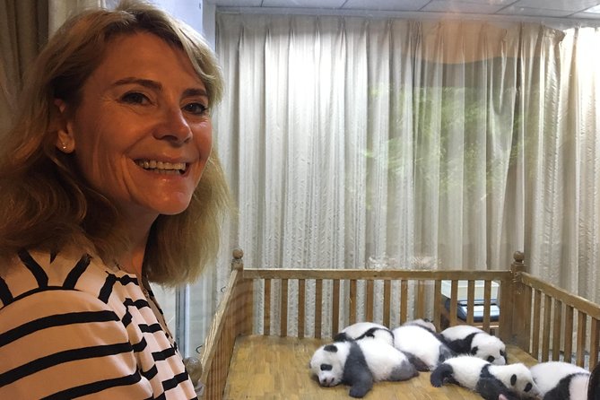 Private Half-Day Chengdu Panda Breeding Center Tour with Optional Volunteer - Choosing Between Chengdu Panda Breeding Center and Dujiangyan