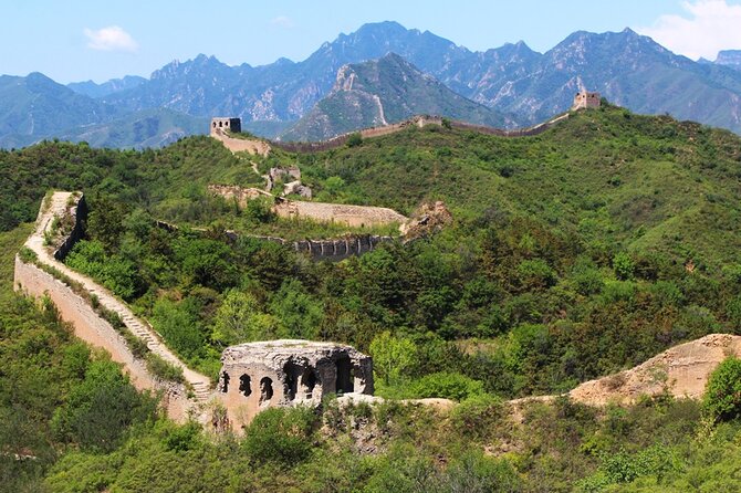 Private Hiking Adventure at the Gubeikou Panlongshan Great Wall - The ride back down the wall: Generals Tower and soldier-style views