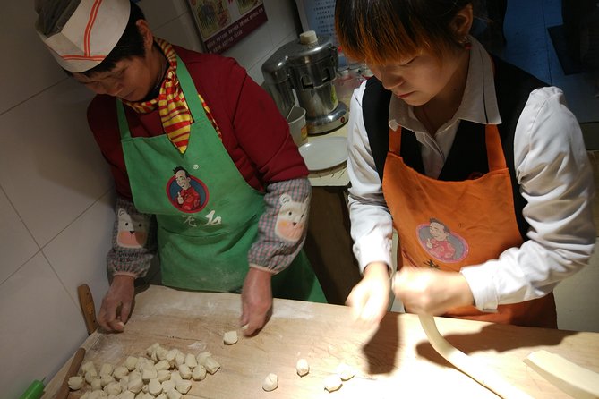 Private Hutong Culture Tour with Dumpling Cooking Class plus Cricket Fighting Game - Drum Tower panoramas, Yandaixiejie Hutong, and ending by Houhai