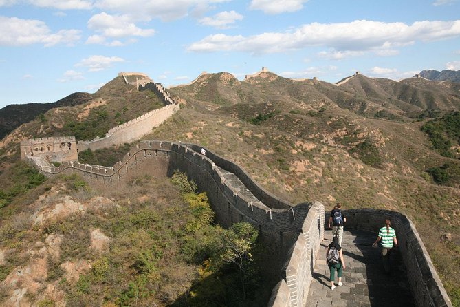 Private Jinshanling Great Wall Hiking Tour - Why Jinshanling’s unrestored ramparts are the real win