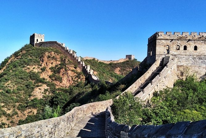 Private Jinshanling Great Wall Hiking Tour from Beijing - What lunch feels like after a morning on the wall