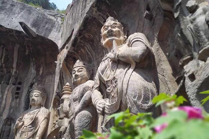 Private Luoyang Day Tour: Longmen Grottoes and White Horse Temple - What to look for inside Longmen, from early niches to later carving
