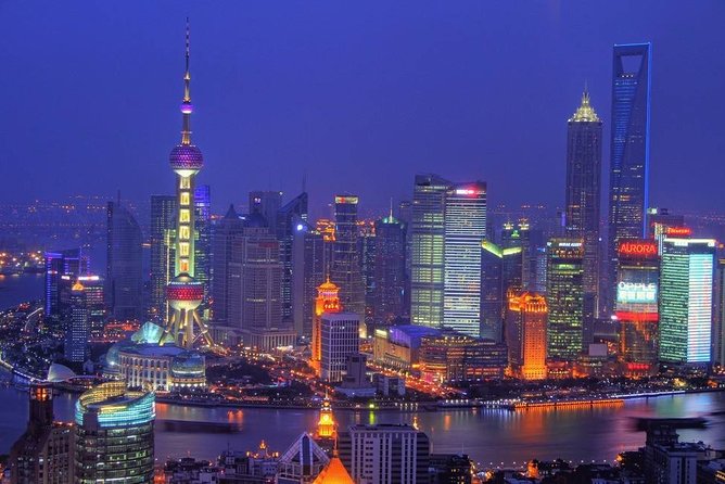 Private Night Tour-VIP River Cruise and Shanghai Tower Option - A smooth night plan for the Bund and Pudong lights