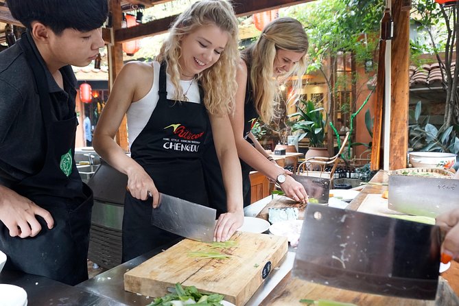 Private Panda Tour with Cooking Class One-day Trip - Wenshu Monastery Vegetarian Lunch and Buddhist Ceremony: A Calmer Pause in the Middle