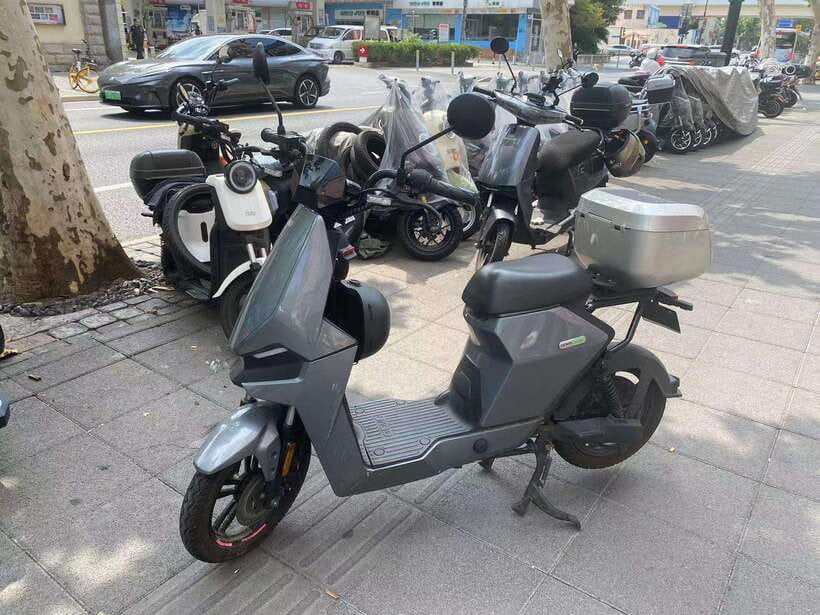 Private Scooter Adventure Tour in Shanghai - Off-the-road neighborhoods: seeing local life without the full tourist crowd