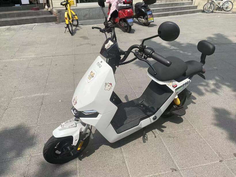 Private Scooter Adventure Tour in Shanghai - Helmets, safety briefing, and how to ride confidently