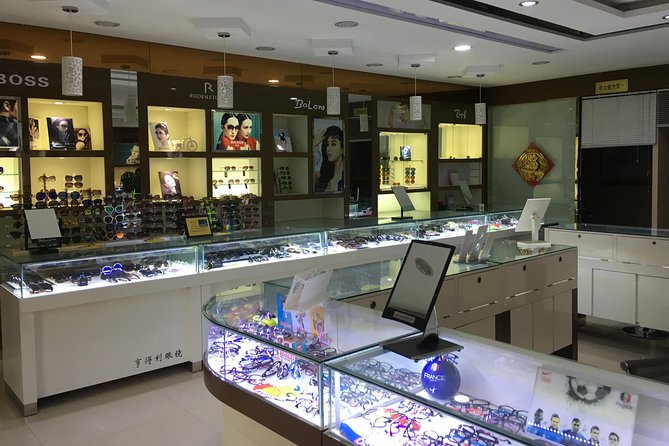 Private Shanghai Shopping Tour with Local Shopping Guru - Key things to know before you shop Shanghai like a pro