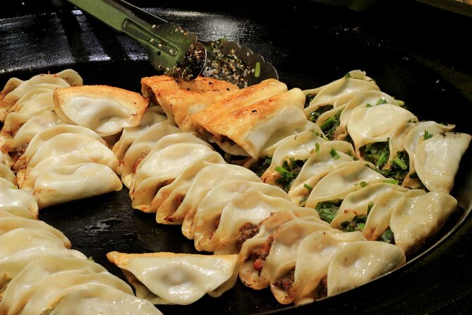 Private Street Food Walking Tour with Shanghai Tower Option - Shanghai Tower upgrade: skybridge stroll and observation deck views