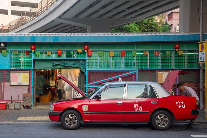 Private Tour: Customized 6-Hour Hong Kong City Tour - Cat Street Market and Sheung Wan, short stops with big neighborhood energy