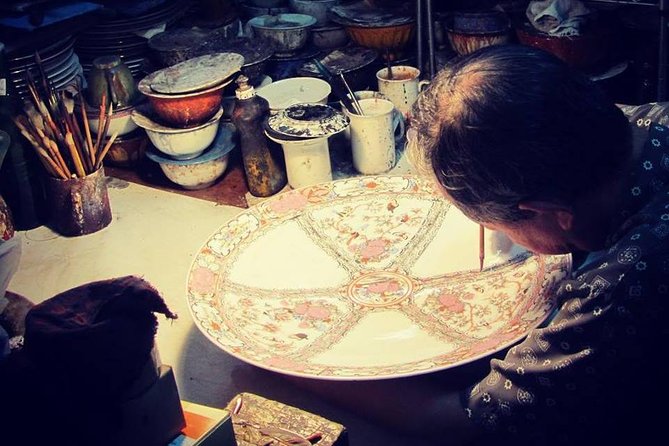 Private tour of Hong Kong - First timers - Cat Street bric-a-brac and Chinese astrology talk