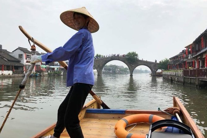 Private Tour of Shanghai Highlights and Zhujiajiao Water Town in One Day - Chinese lunch included, and how to make the most of it