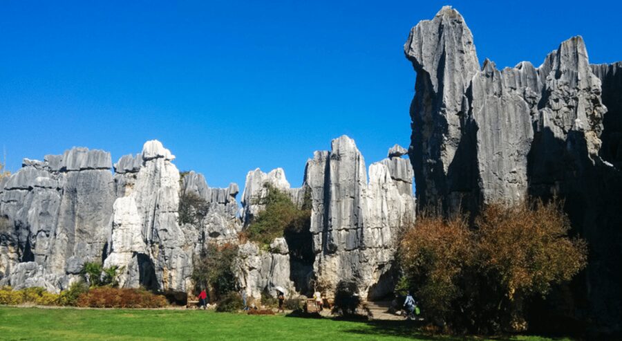 Private tour to Kunming Stone forest - English guide value, especially if you want context
