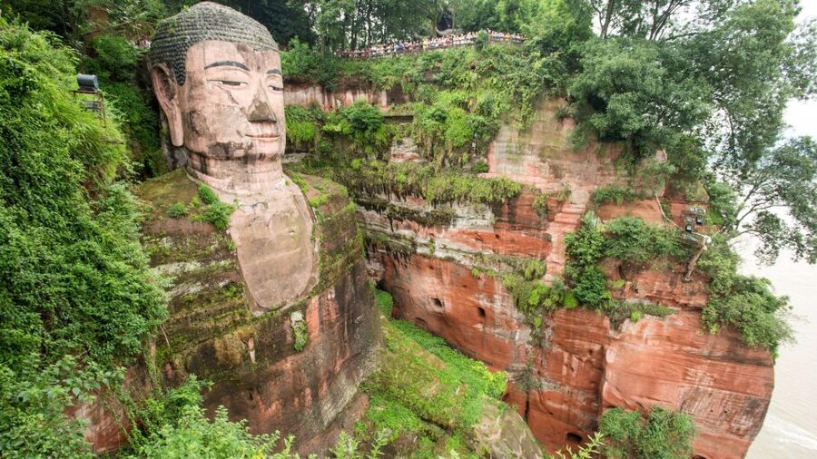 Private Tour to Leshan Giant Buddha & Huanglongxi Old Town - Lunch at a local farmhouse, a good mid-day reset
