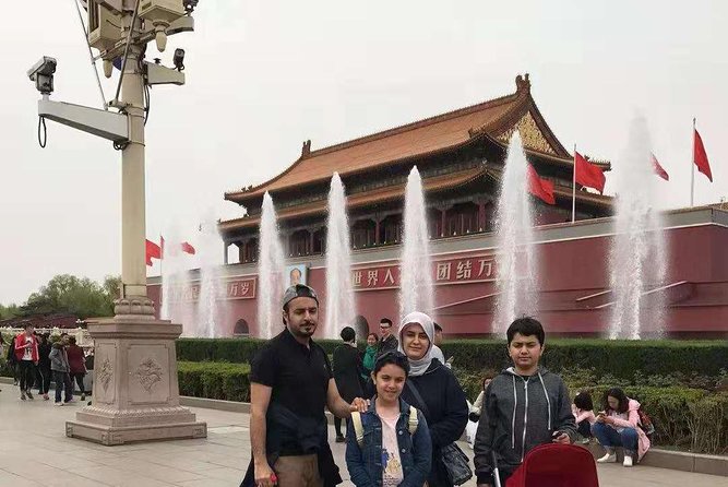 Private Tour to Mutianyu Great Wall, Tiananmen Square and Forbidden City - Tiananmen Square: what to focus on before you rush for photos