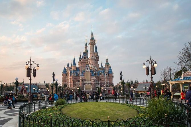 Private Transfer between Shanghai Disneyland and City Hotel - Your Disneyland Day: What This Transfer Does and Does Not Include