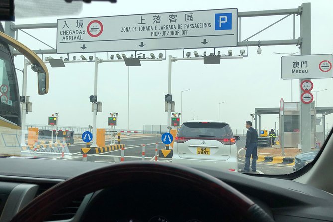 Private Transfer: Hong Kong to Macau via Zhuhai Bridge - The ride itself: time expectations and comfort level