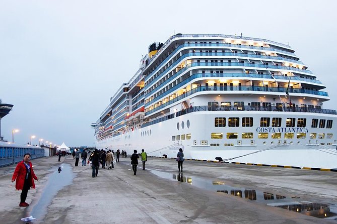 Private Transfer: Tianjin Xingang International Cruise Home Port to Beijing Hotel - The Ride Itself: Comfort, Bottled Water, and Realistic Expectations