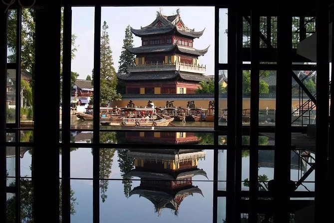 Private Zhujiajiao Ancient Town and Harmony Garden Day Tour with Gondola Ride - Getting To Zhujiajiao From Shanghai, Comfort First