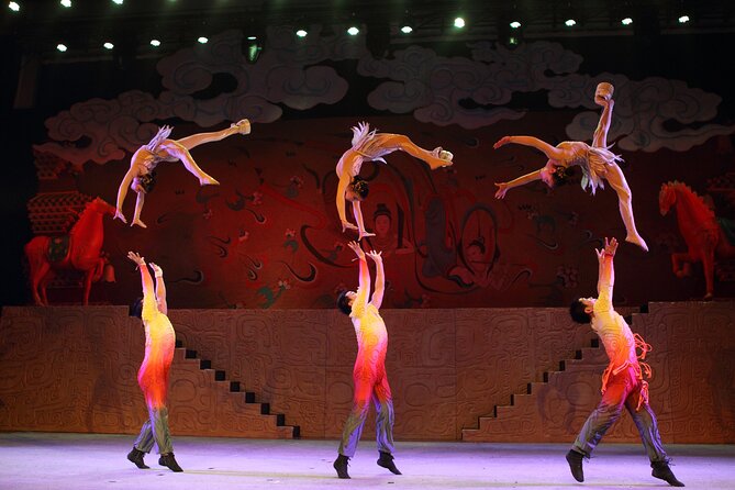 Red Theatre Beijing Acrobatic Show Tickets Official Booking - Timing the Evening: When to Arrive and What to Do Next