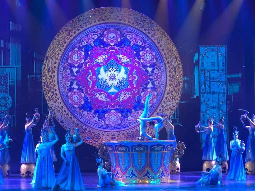 Red Theatre Beijing Acrobatics Show Ticket - Support from Li: why the booking experience matters here