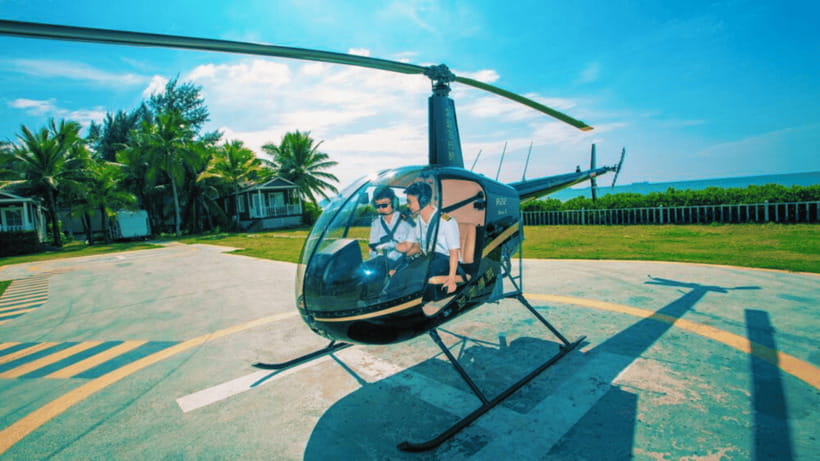 Sanya: Helicopter Tour over Haitang Bay with Atlantis Views - Getting from the base to your seat: what the pre-flight moment is really like