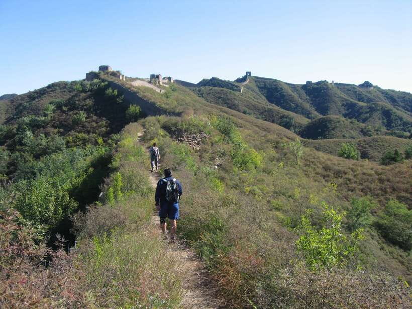 Self-guided challenging hiking from Jinshanling to Gubeikou - Westward along the Wall, watchtowers keep changing your scene