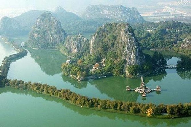 Seven Star Crag and Dinghu Mountain private day tour from Guangzhou - From Downtown Guangzhou to Zhaoqing, How the Day Flows