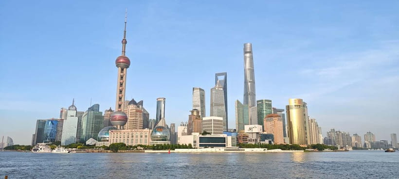 Shanghai: After Dark Dinner and Huangpu River Night Cruise - Price and value: what your $126 per person really buys