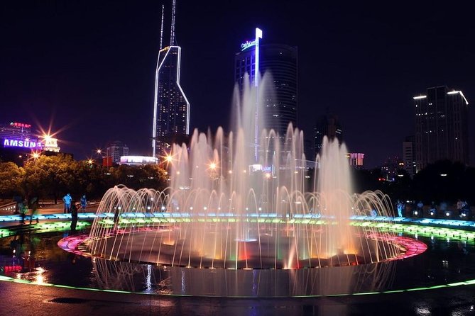Shanghai Authentic Dinner and Night River Cruise with Rooftop Bar Hopping Option - Guides, Group Size, and What You Get When It’s Private