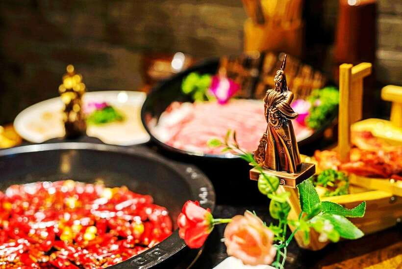 Shanghai By Night: Amazing River Cruise and Hot Pot Dinning - VIP boarding and the easy downtown ride that matters at night