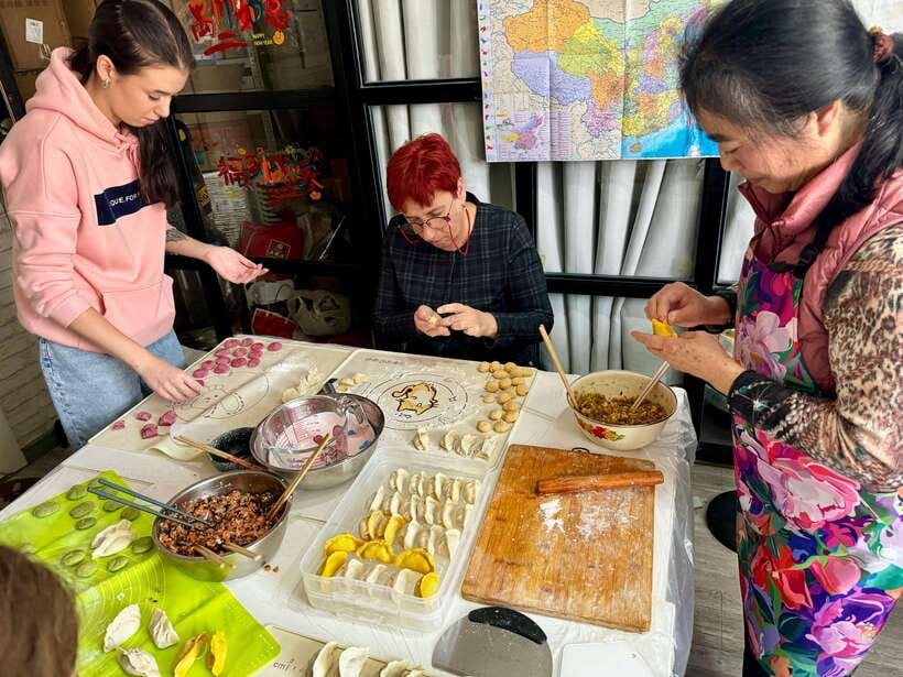 Shanghai-Cooking Dumpling & Meal in Local Family-w/Vegan - Getting there: Xingya Plaza and the Zhongxing Road Metro exit