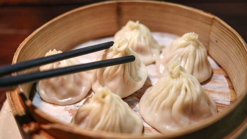 Shanghai: Evening Walking Food Tour - Pork belly that takes a whole day, and why that changes your bite