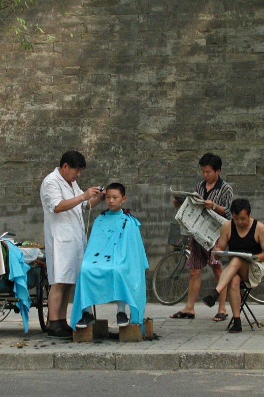 Shanghai: Full Day Classic Bike Tour With an Authentic Lunch - The Bund on a bicycle: classic skyline views without the gridlock feeling