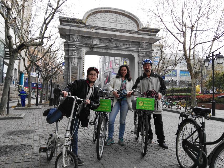 Shanghai: Guided Bicycle Tour - Yu Garden and the City God Temple area from a cyclist’s perspective