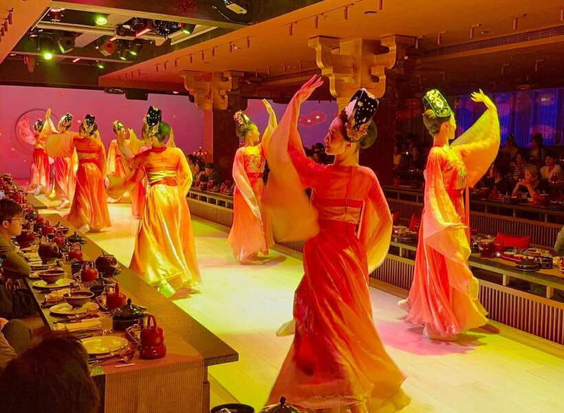 Shanghai Guided Royal Banquet Photo (Incl) with Massage Opt - The 3-Hour Schedule, and How to Not Feel Rushed