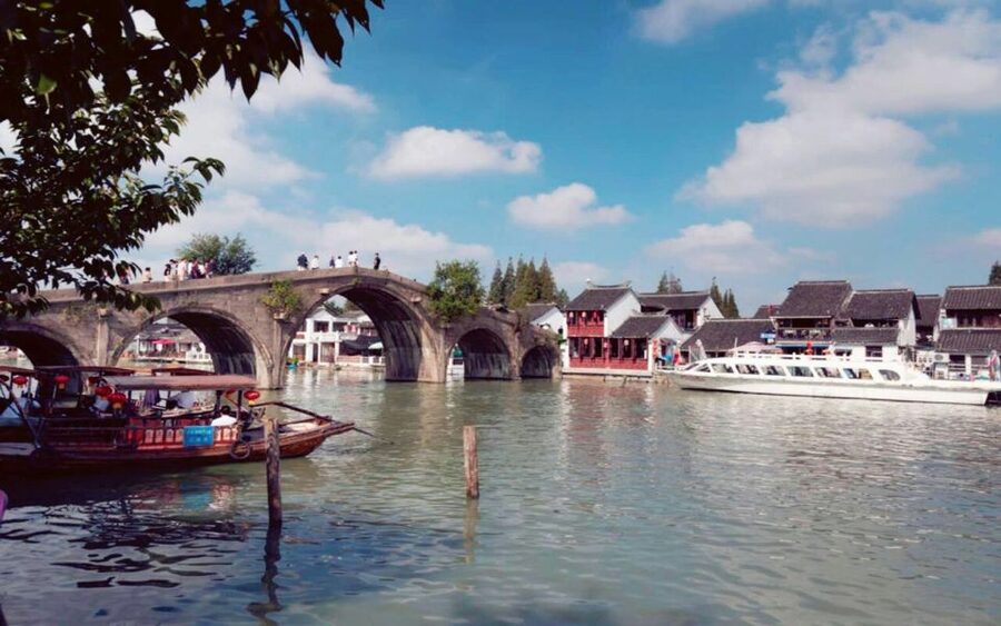 Shanghai Highlights and Zhujiajiao Water Town Private Tour - Yu Yuan Garden and Old City monuments: Ming and Qing details you can actually spot