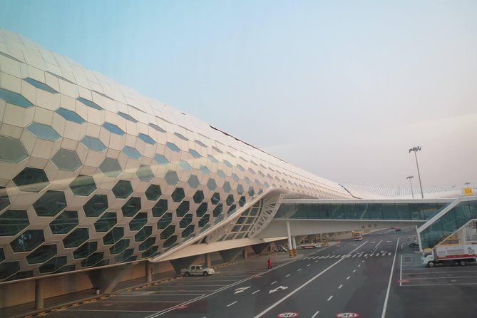 Shanghai Hongqiao Airport Private Departure Transfer in English Services - Hotel Lobby Pickup: Meet Your Driver and Get Rolling