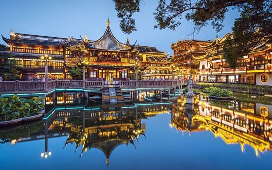 Shanghai: Hop-on Hop-off Bus Ticket and Optional Attractions - Green Route: Jing’an temples and museums around Shanghai’s west side