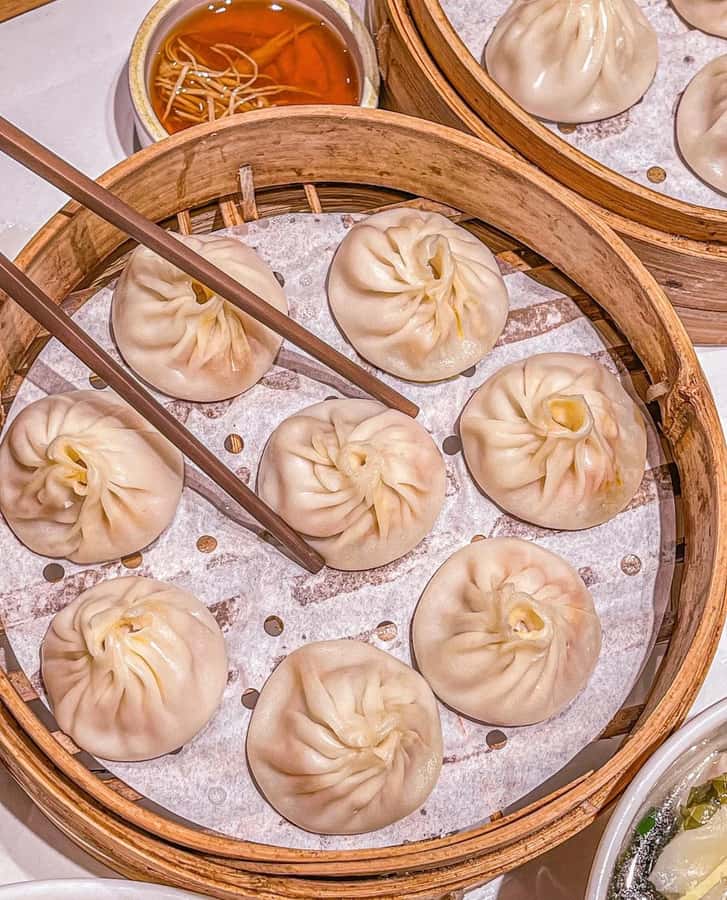 Shanghai Local Food Taste in former French Concession - The guide factor: why a private tour can actually feel easier