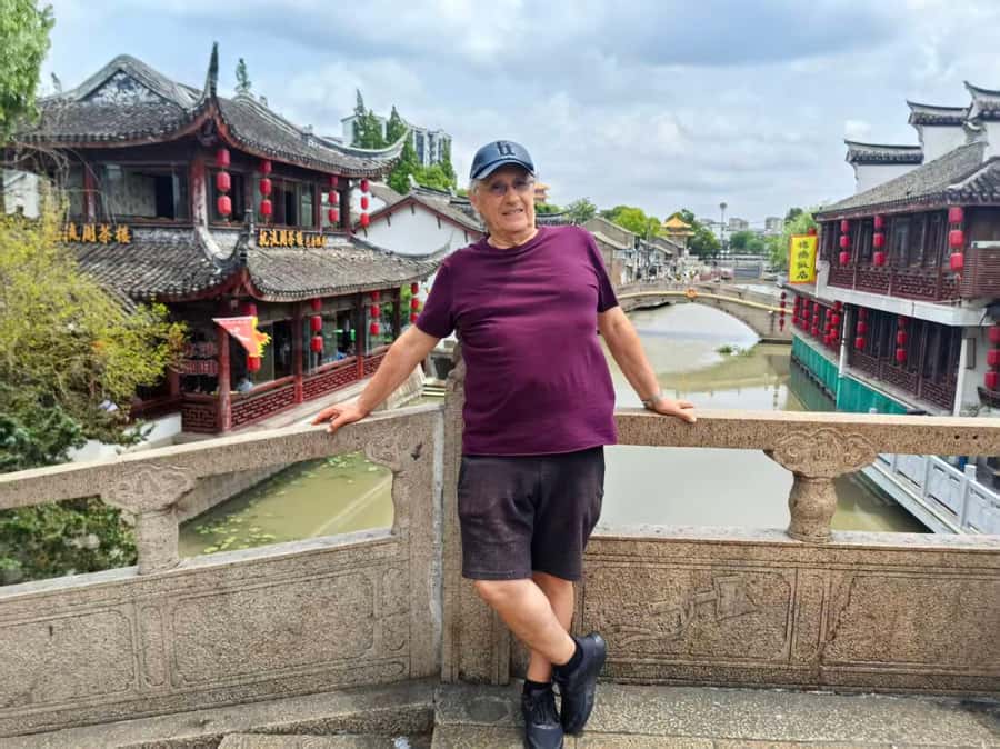 Shanghai Must-See and Foodie Test Bike Tour( Day & Night) - From Che Zhan South Road into the Former Concession streets