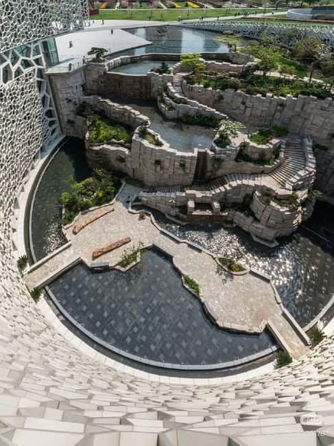 Shanghai: Natural Museum tickets with guide(optional) - Tickets, optional English guide, and why the group size matters