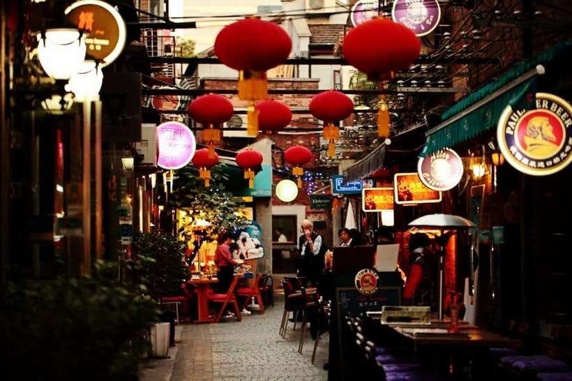 Shanghai One Day City Private Tour by German-Speaking Guide - Bund to Old Town Bazaar: colonial views plus Qing-era charm