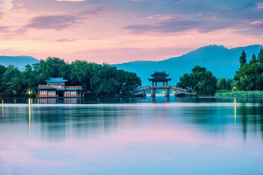 Shanghai: Private Guided Tour to Hangzhou by Bullet Train - If You’ve Been Here Before: Swapping West Lake for Other Hangzhou Icons