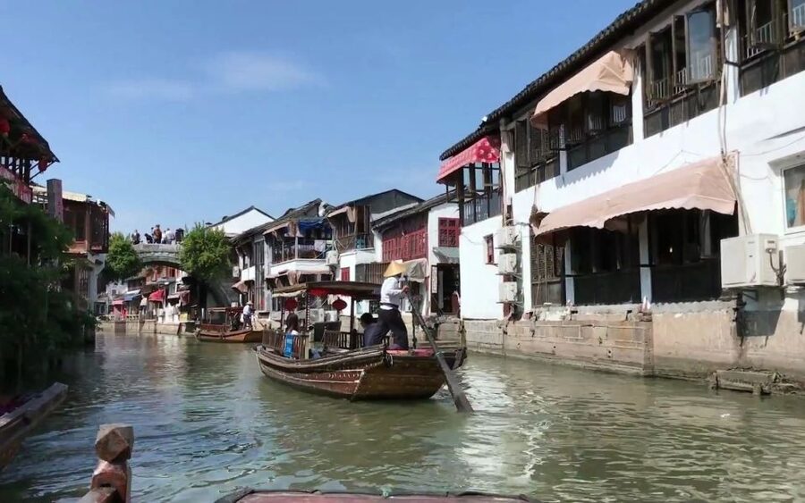 Shanghai: Private Shanghai & Zhujiajiao Tour with Lunch - Lunch at a Local Restaurant, Built Into the Schedule