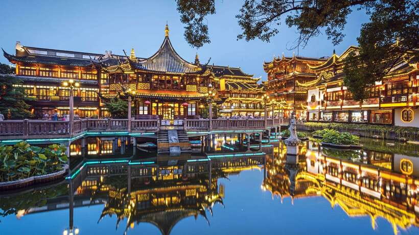 Shanghai: Yu Garden Entry or Zhujiajiao Water Town,Bund Tour - Getting Started at Yuyuan Garden Metro, then Chenghuang Old Town
