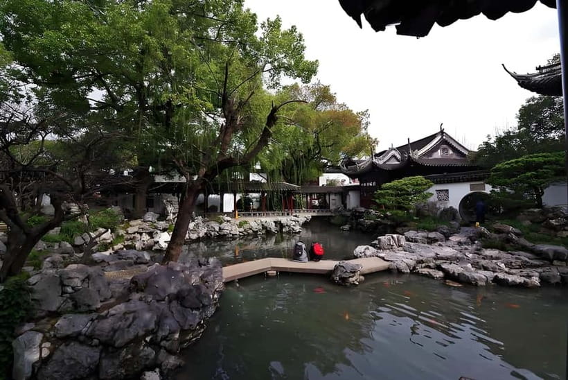 Shanghai: Yu Garden Ticket+Lantern Festival Entry combo - Radiant Yuyuan: the nightly light show that turns folk customs into visuals